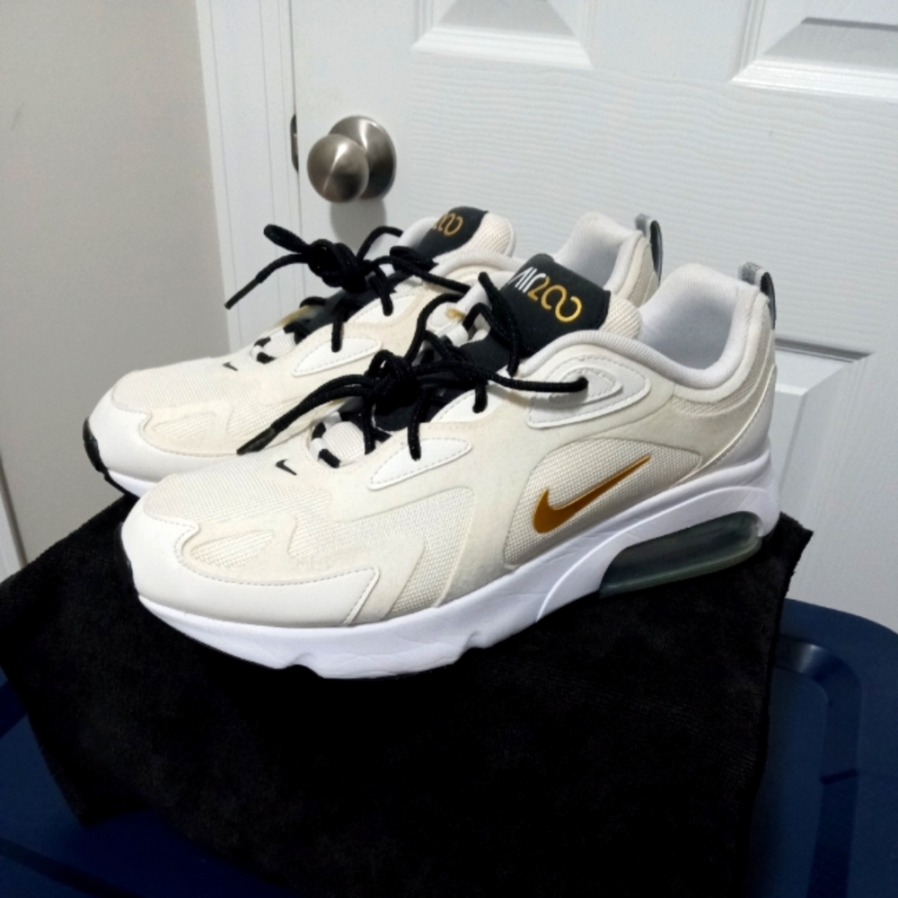 Nike Air Max 200 Metallic Gold Men's size 11